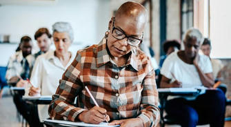 Registration Guide for Senior Citizens University: How to Find the Most Suitable Course?